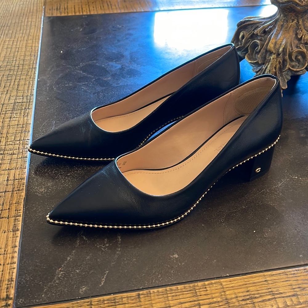COACH Low heel pump.